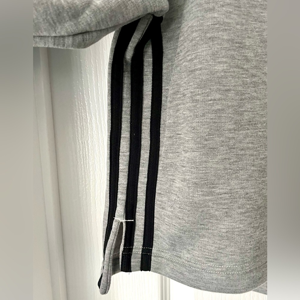 ADIDAS PRIME-GREEN Boxy Cropped 3-Stripe Sweatshirt - Grey Heather - M - Picture 4 of 9